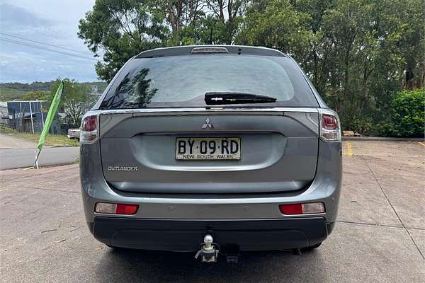 2013 Mitsubishi OUTLANDER ES (4x4) ZJ