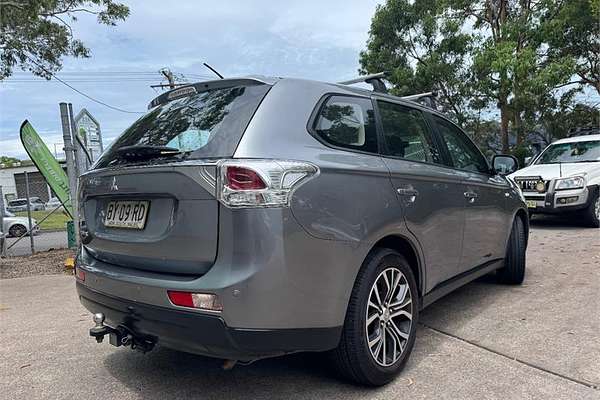 2013 Mitsubishi OUTLANDER ES (4x4) ZJ