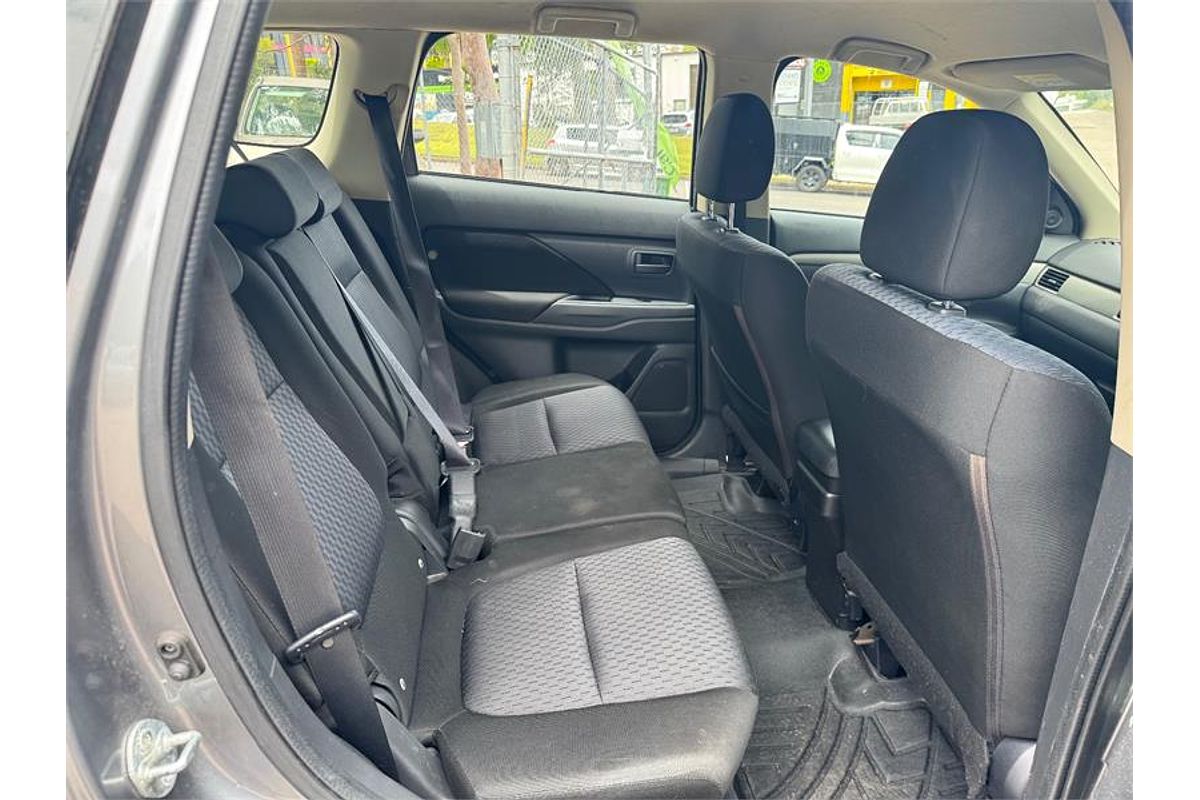 2013 Mitsubishi Outlander ES ZJ