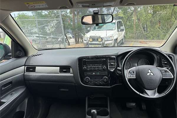 2013 Mitsubishi Outlander ES ZJ