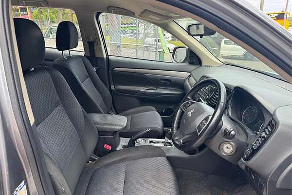 2013 Mitsubishi Outlander ES ZJ