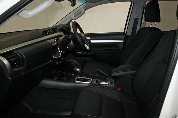 2024 Toyota Hilux SR5 48V GUN126R 4X4