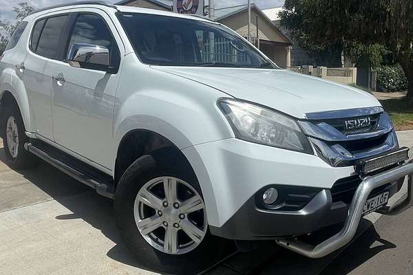 2014 Isuzu MU-X LS-T
