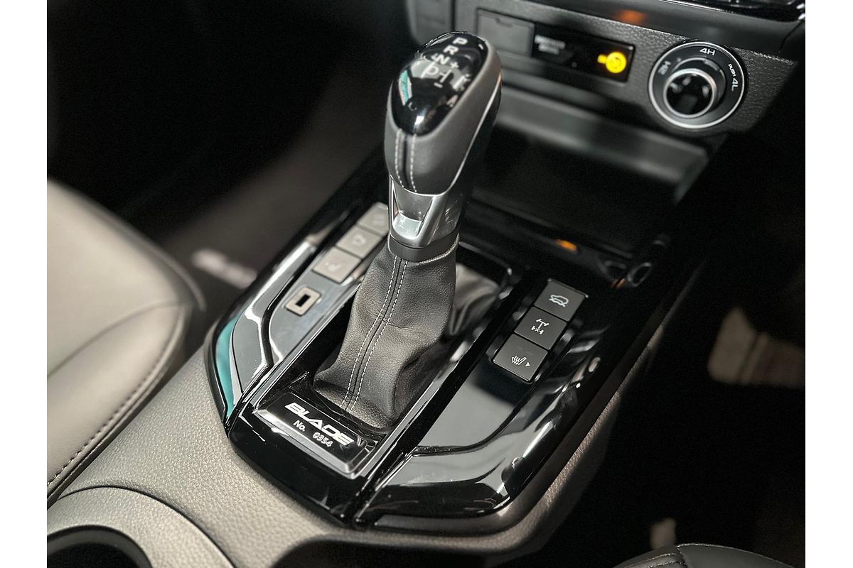 2024 Isuzu D-MAX BLADE 4X4