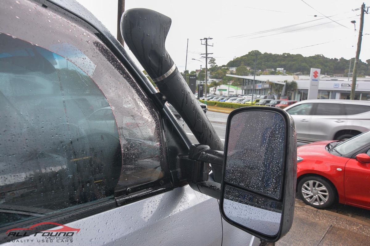 2010 Mitsubishi PAJERO PLATINUM EDITION NT MY10