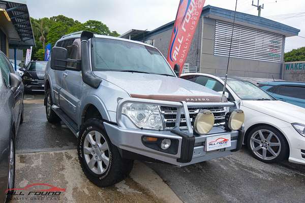 2010 Mitsubishi PAJERO PLATINUM EDITION NT MY10