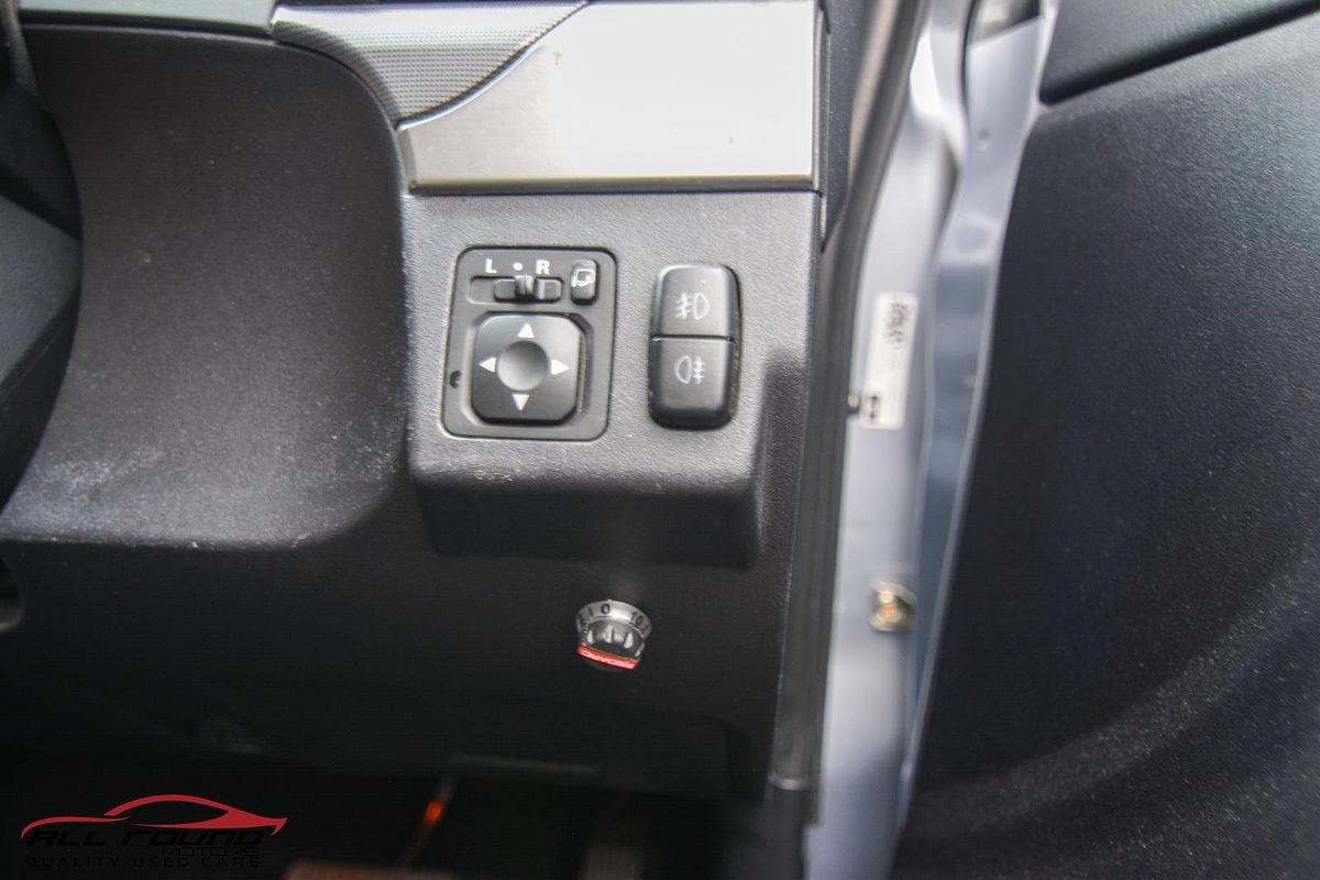 2010 Mitsubishi PAJERO PLATINUM EDITION NT MY10
