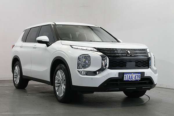 2023 Mitsubishi Outlander ES ZM