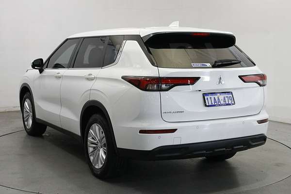 2023 Mitsubishi Outlander ES ZM