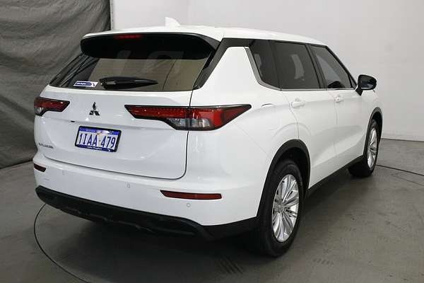 2023 Mitsubishi Outlander ES ZM
