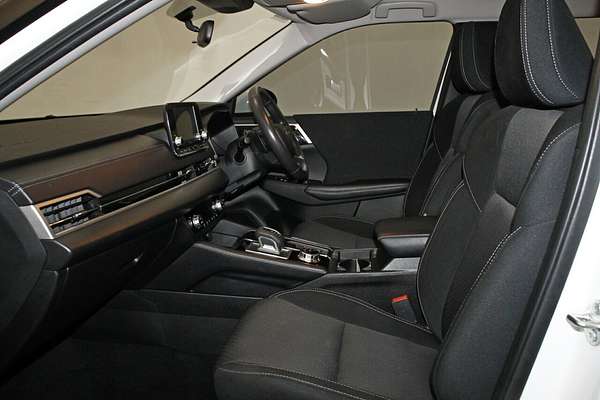 2023 Mitsubishi Outlander ES ZM