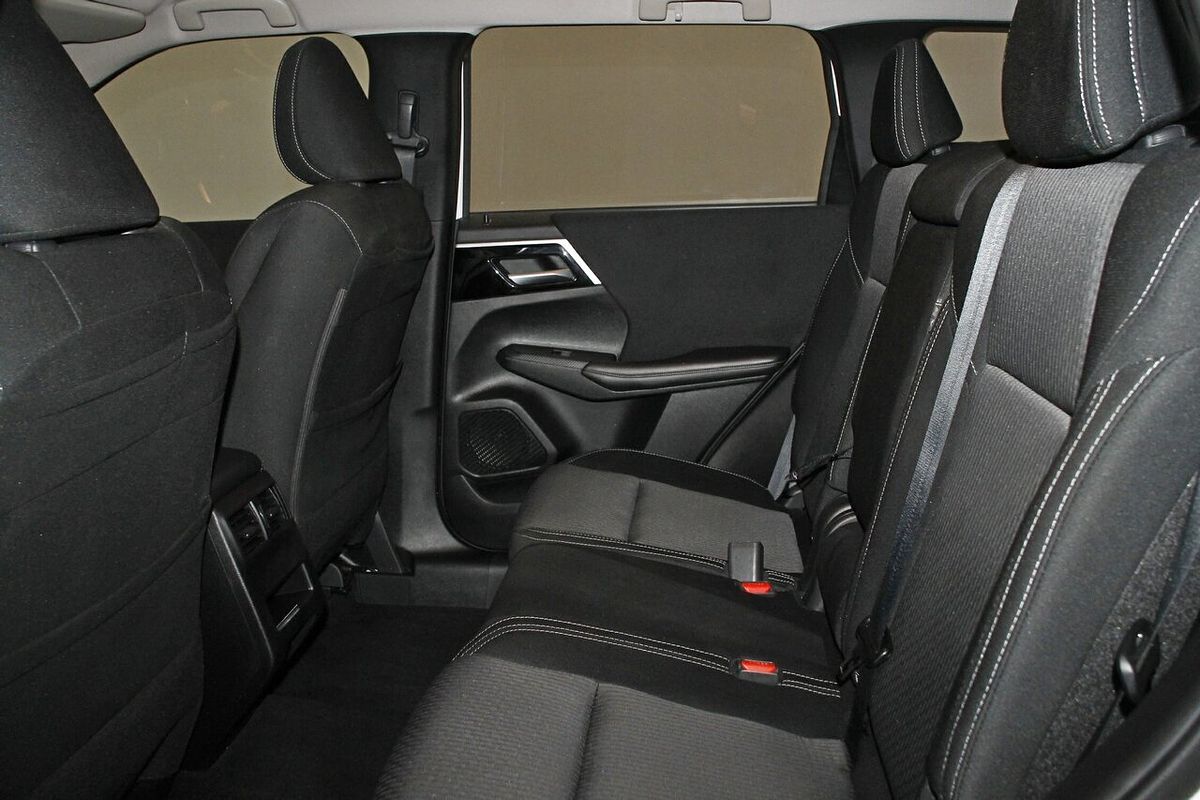 2023 Mitsubishi Outlander ES ZM