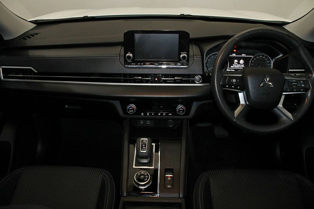 2023 Mitsubishi Outlander ES ZM
