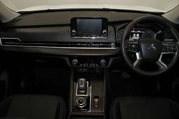 2023 Mitsubishi Outlander ES ZM