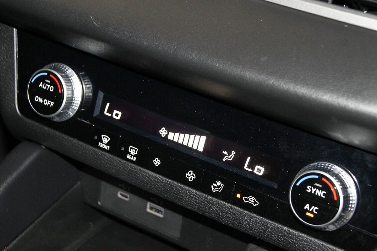 2023 Mitsubishi Outlander ES ZM