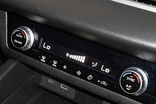 2023 Mitsubishi Outlander ES ZM