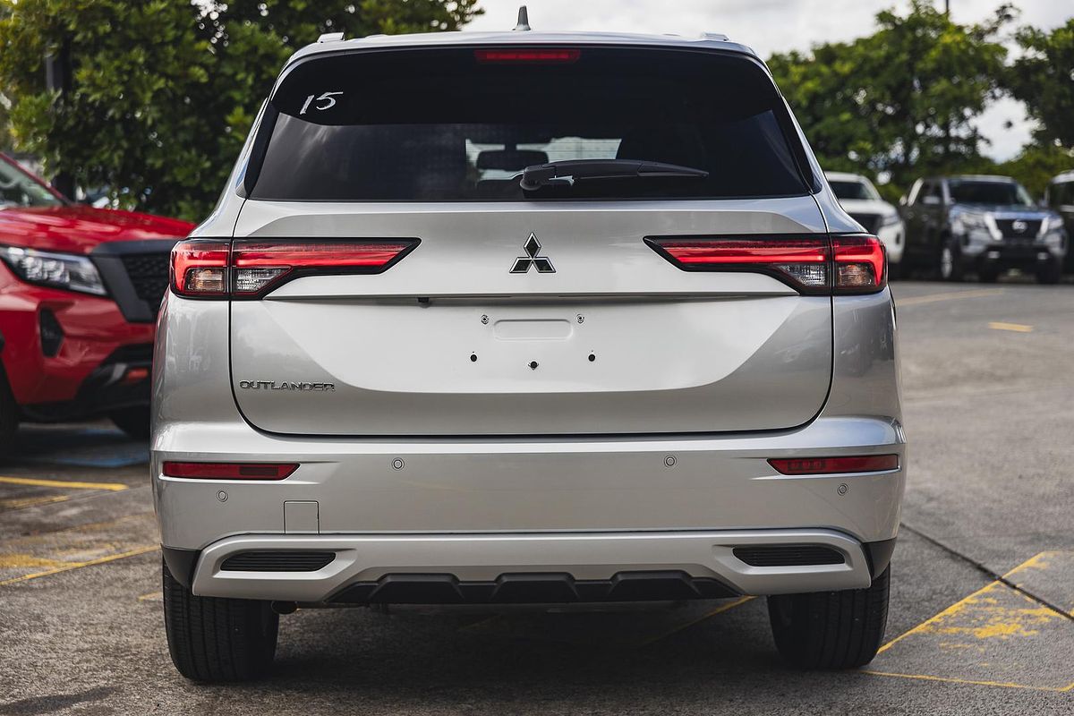 2024 Mitsubishi Outlander LS ZM