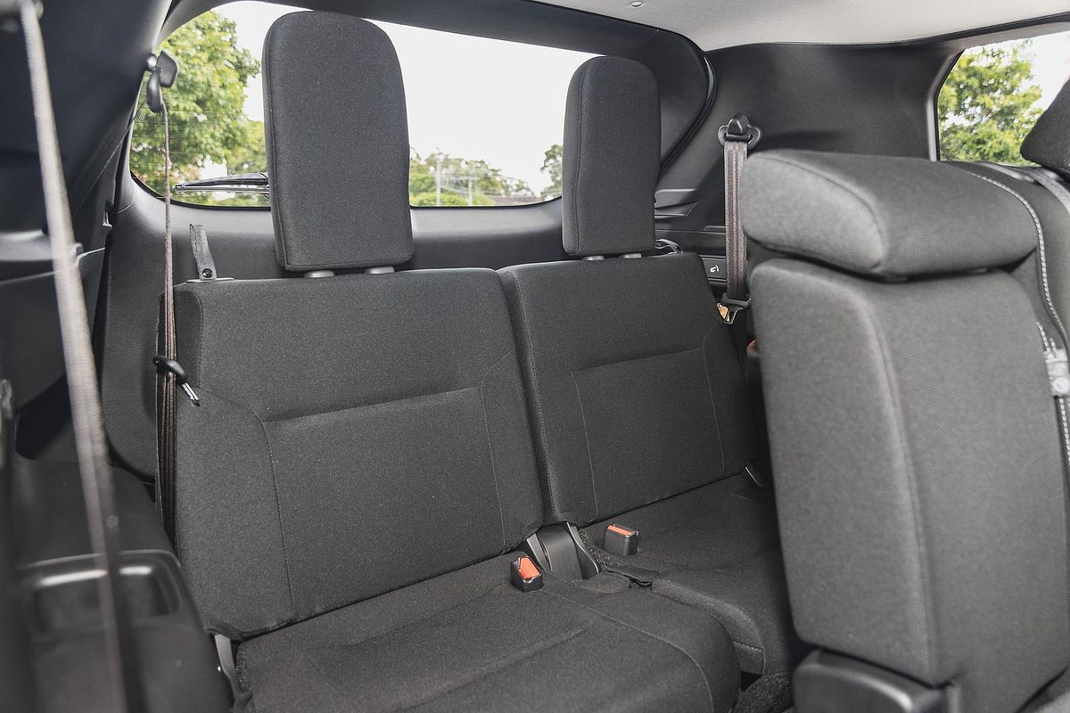 2024 Mitsubishi Outlander LS ZM