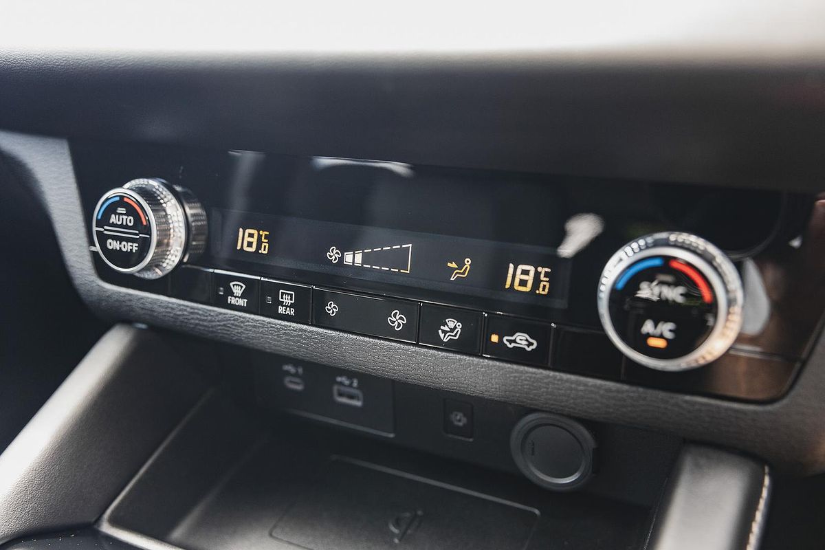 2024 Mitsubishi Outlander LS ZM