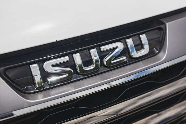 2023 Isuzu MU-X LS-T