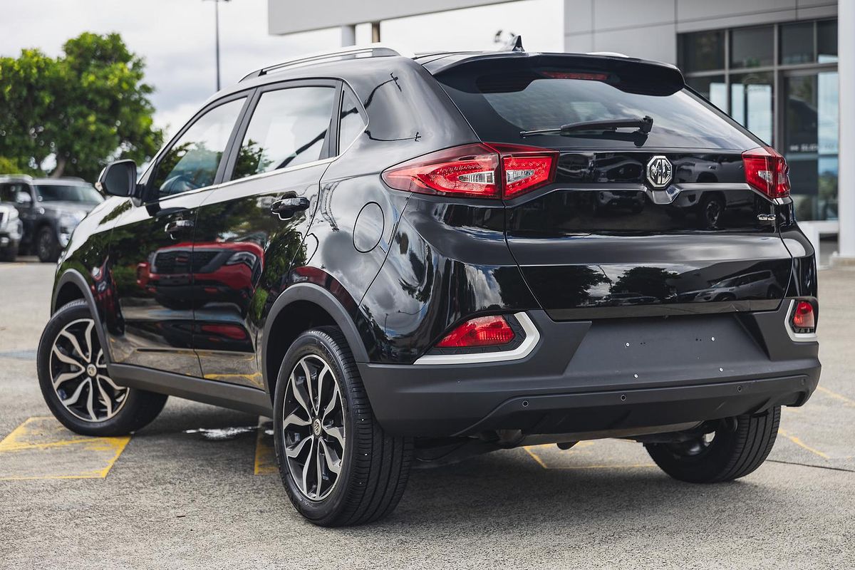 2017 MG GS Core SAS2