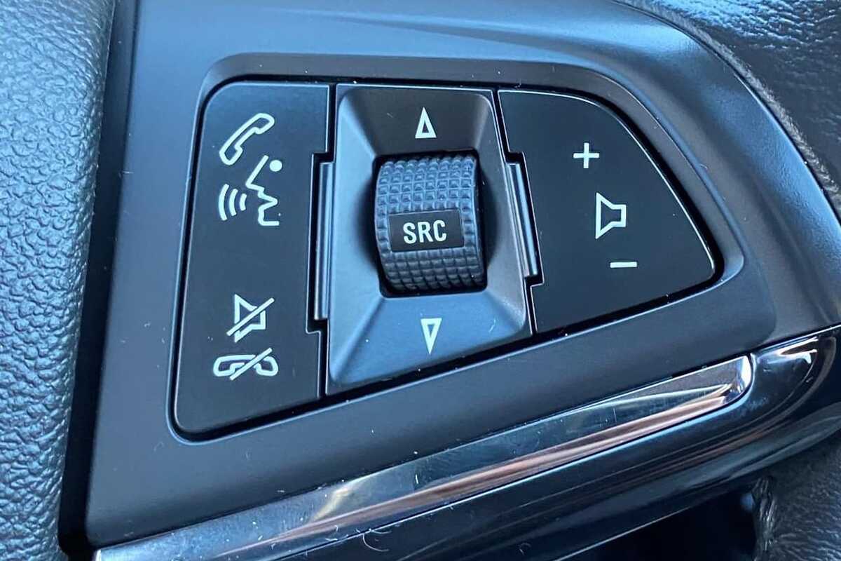 2016 Holden COMMODORE SV6 Black VF Series II