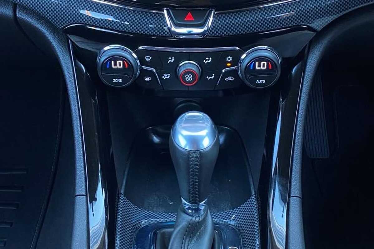 2016 Holden COMMODORE SV6 Black VF Series II