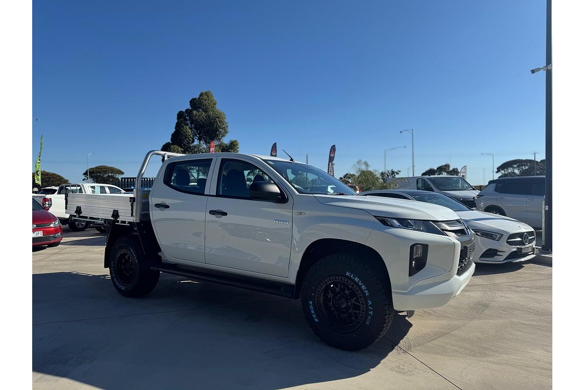 2023 Mitsubishi Triton GLX MR 4X4
