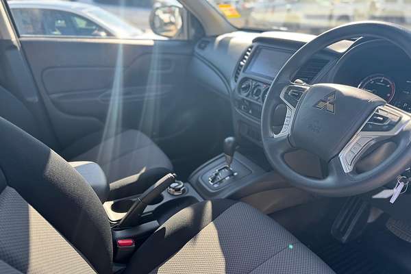2023 Mitsubishi Triton GLX MR 4X4