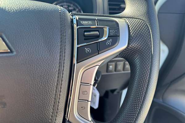 2023 Mitsubishi Triton GLX MR 4X4