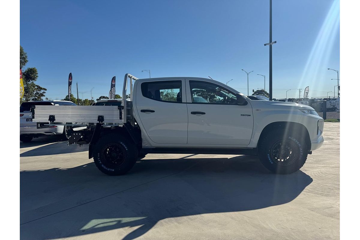 2023 Mitsubishi Triton GLX MR 4X4