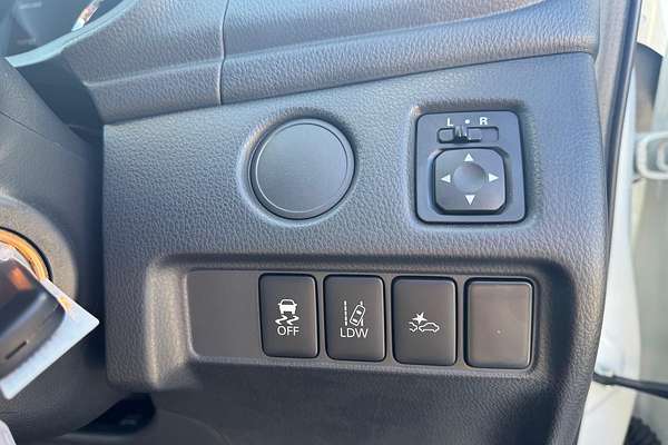 2023 Mitsubishi Triton GLX MR 4X4