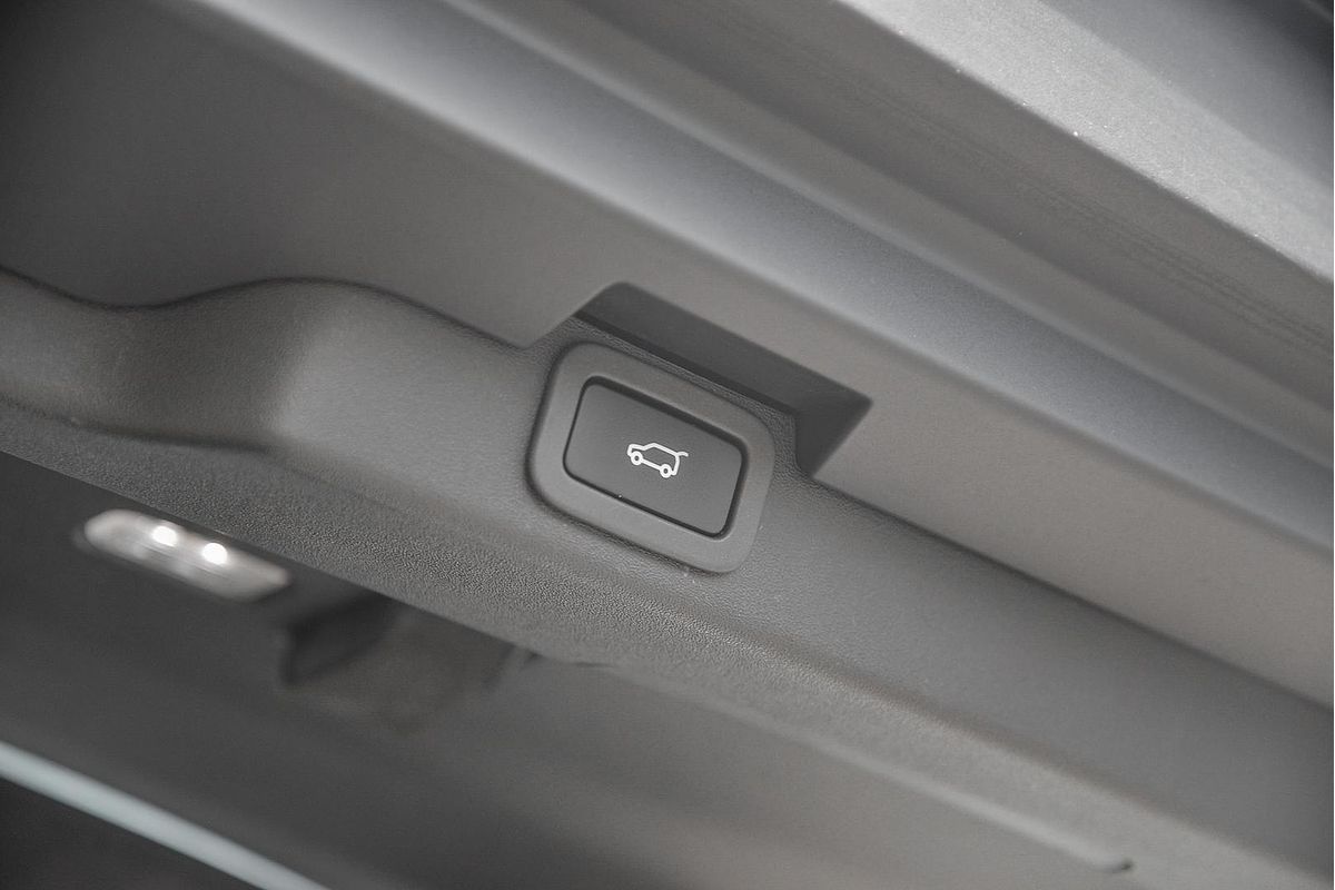 2018 Land Rover Discovery TD4 HSE Series 5