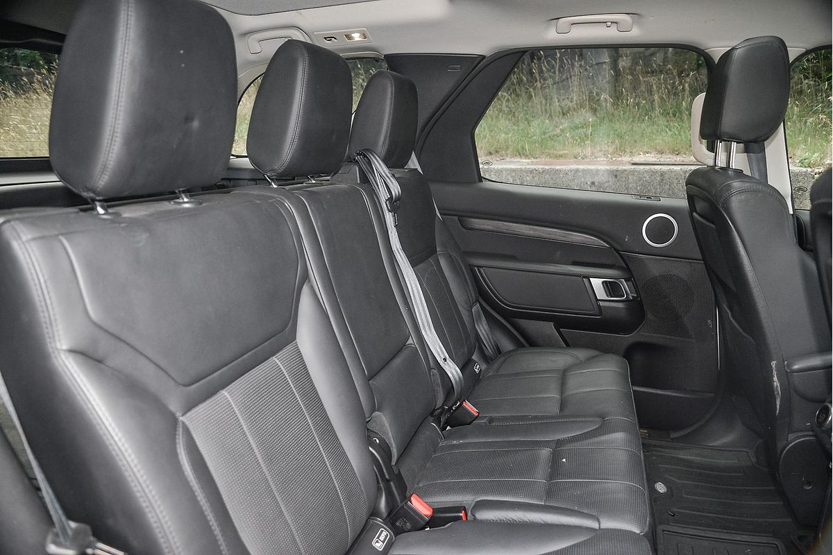 2018 Land Rover Discovery TD4 HSE Series 5
