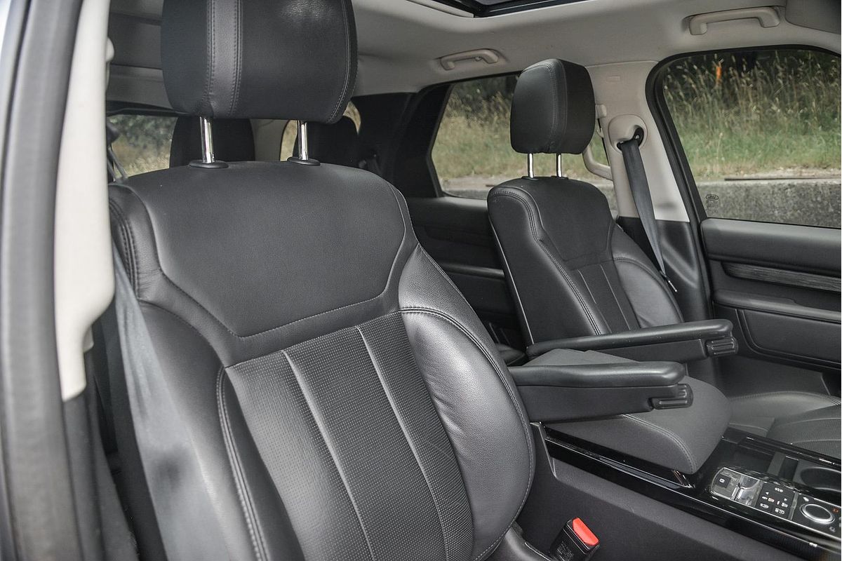 2018 Land Rover Discovery TD4 HSE Series 5