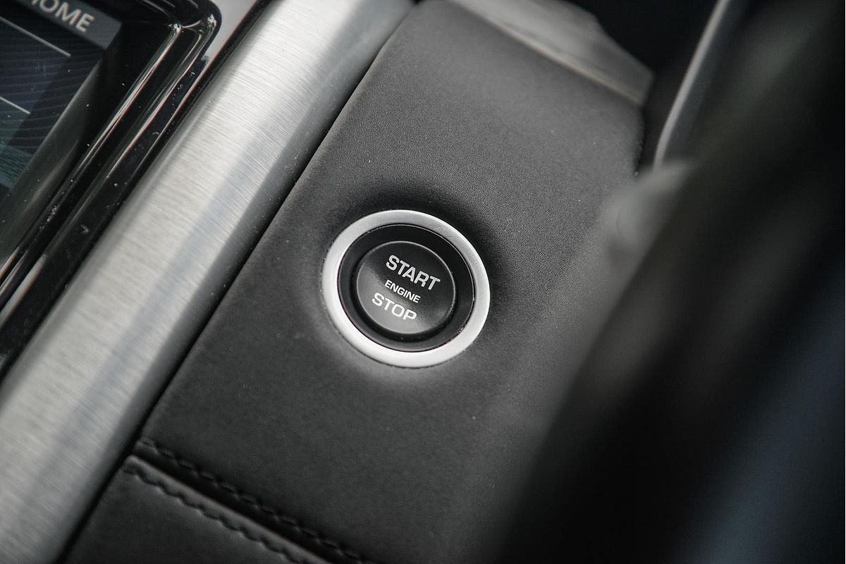 2018 Land Rover Discovery TD4 HSE Series 5