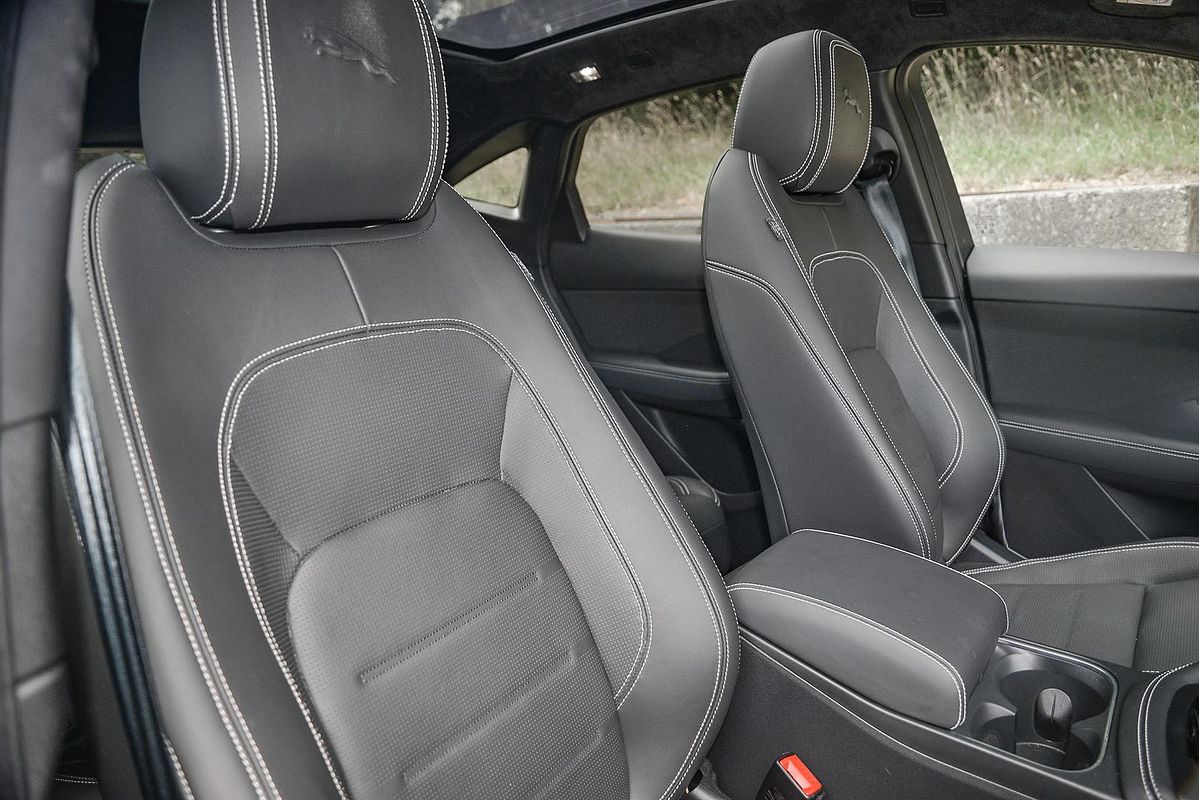 2023 Jaguar E-PACE P250 R-Dynamic HSE X540