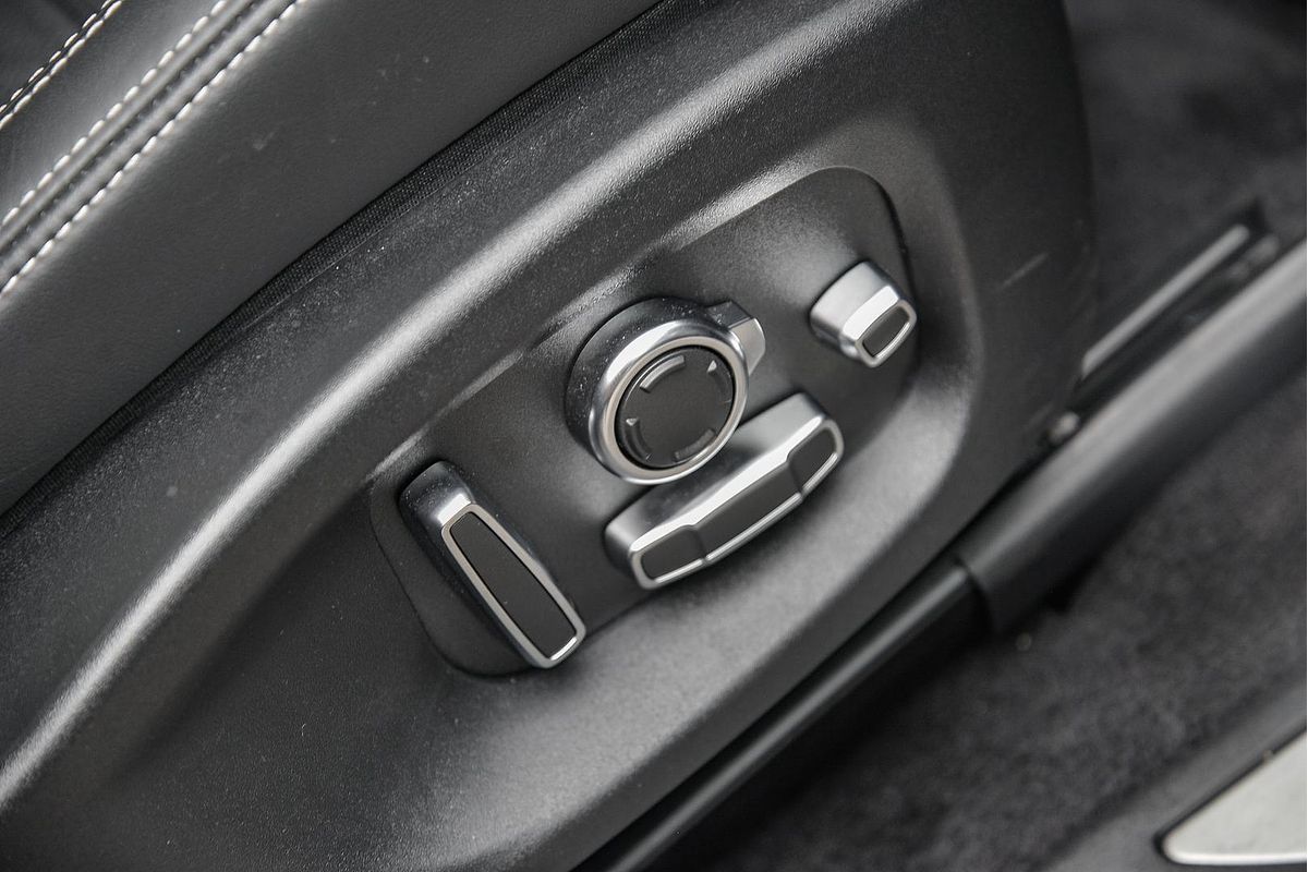 2023 Jaguar E-PACE P250 R-Dynamic HSE X540