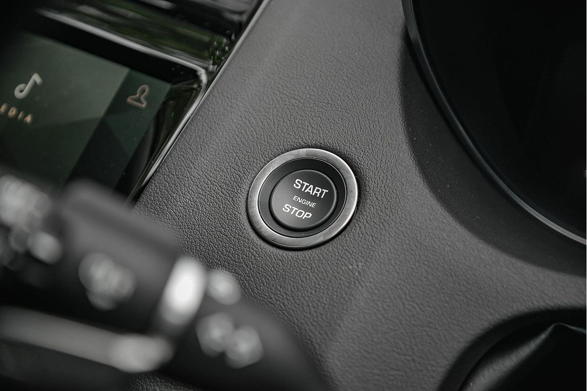 2023 Jaguar E-PACE P250 R-Dynamic HSE X540