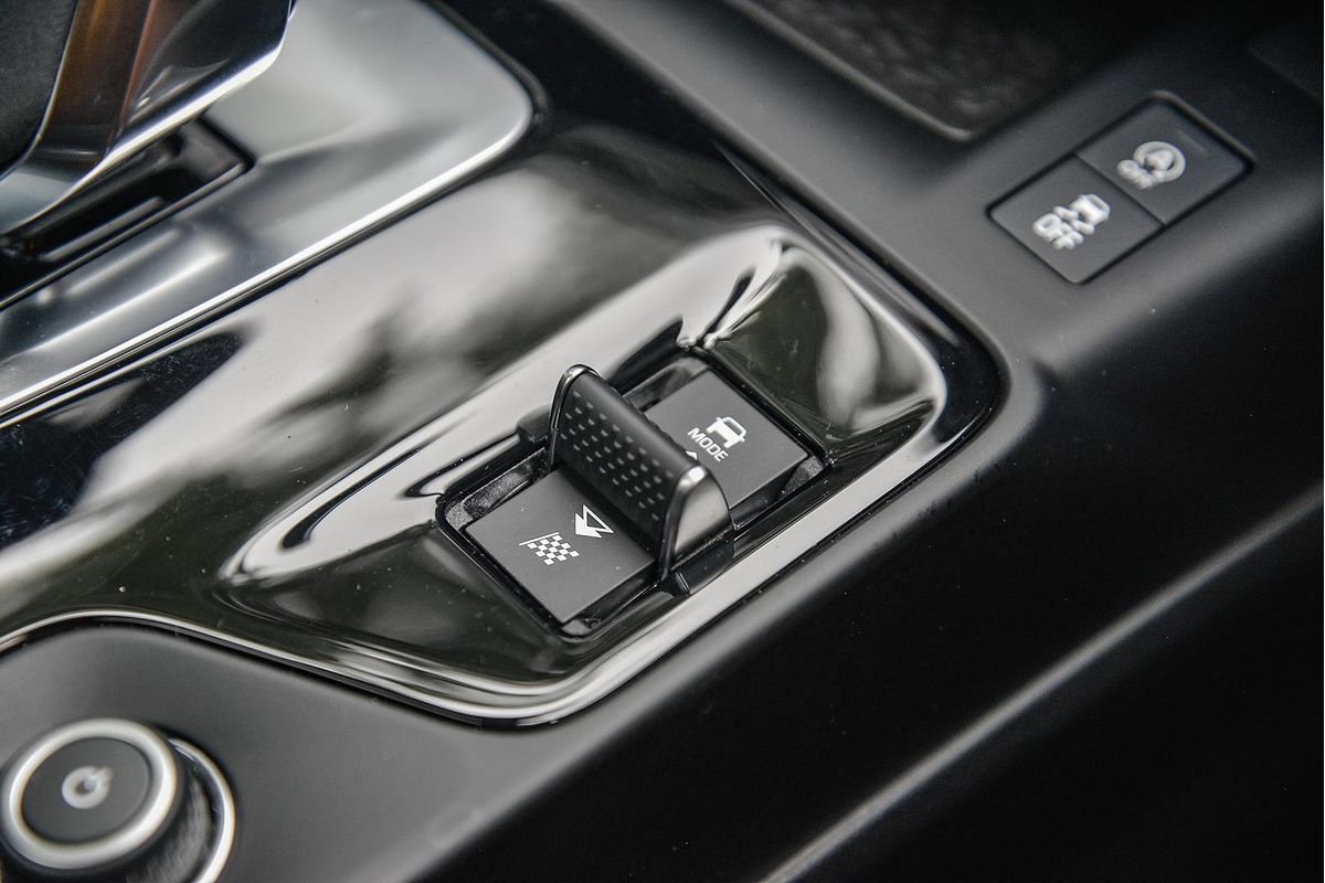 2023 Jaguar E-PACE P250 R-Dynamic HSE X540