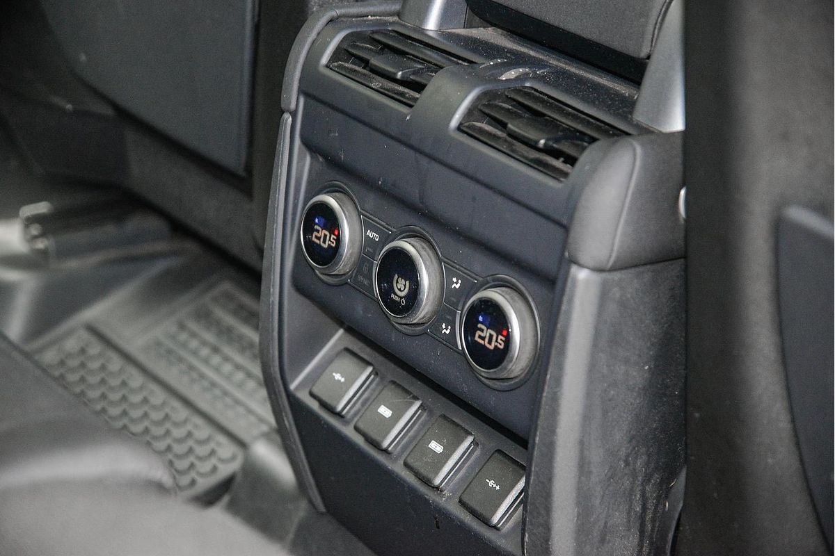 2020 Land Rover Defender 110 D240 SE L663