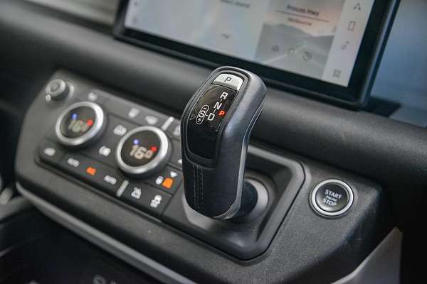 2020 Land Rover Defender 110 D240 SE L663