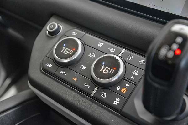 2020 Land Rover Defender 110 D240 SE L663