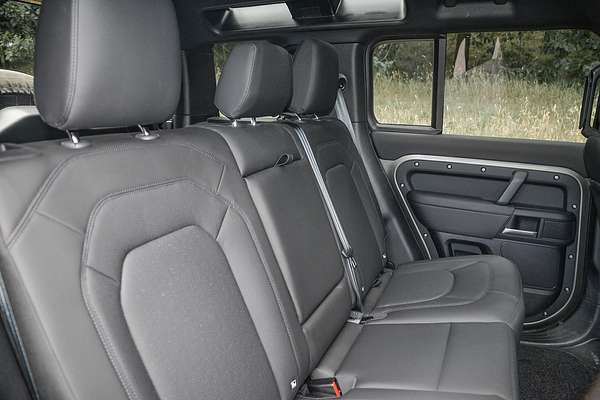 2024 Land Rover Defender 110 P400e X-Dynamic SE L663