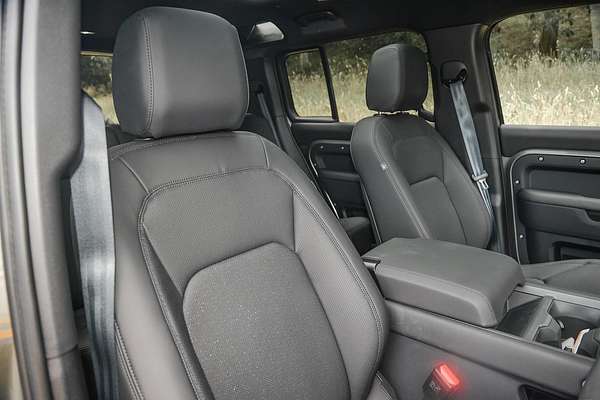 2024 Land Rover Defender 110 P400e X-Dynamic SE L663