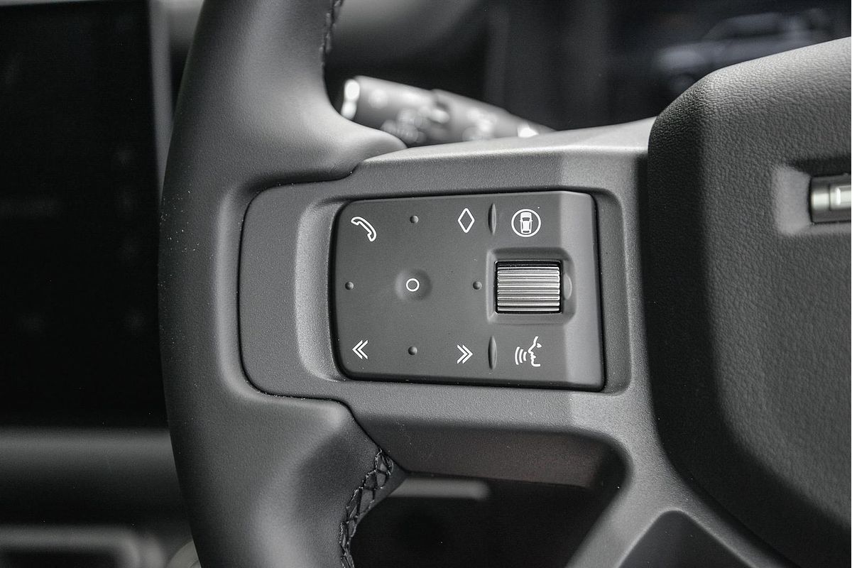 2024 Land Rover Defender 110 P400e X-Dynamic SE L663