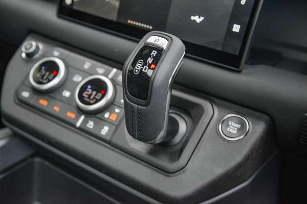 2024 Land Rover Defender 110 P400e X-Dynamic SE L663