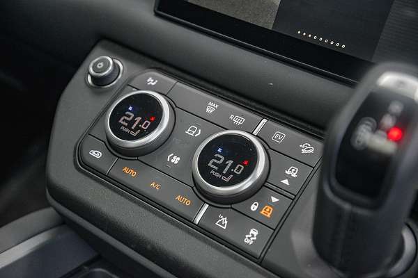 2024 Land Rover Defender 110 P400e X-Dynamic SE L663