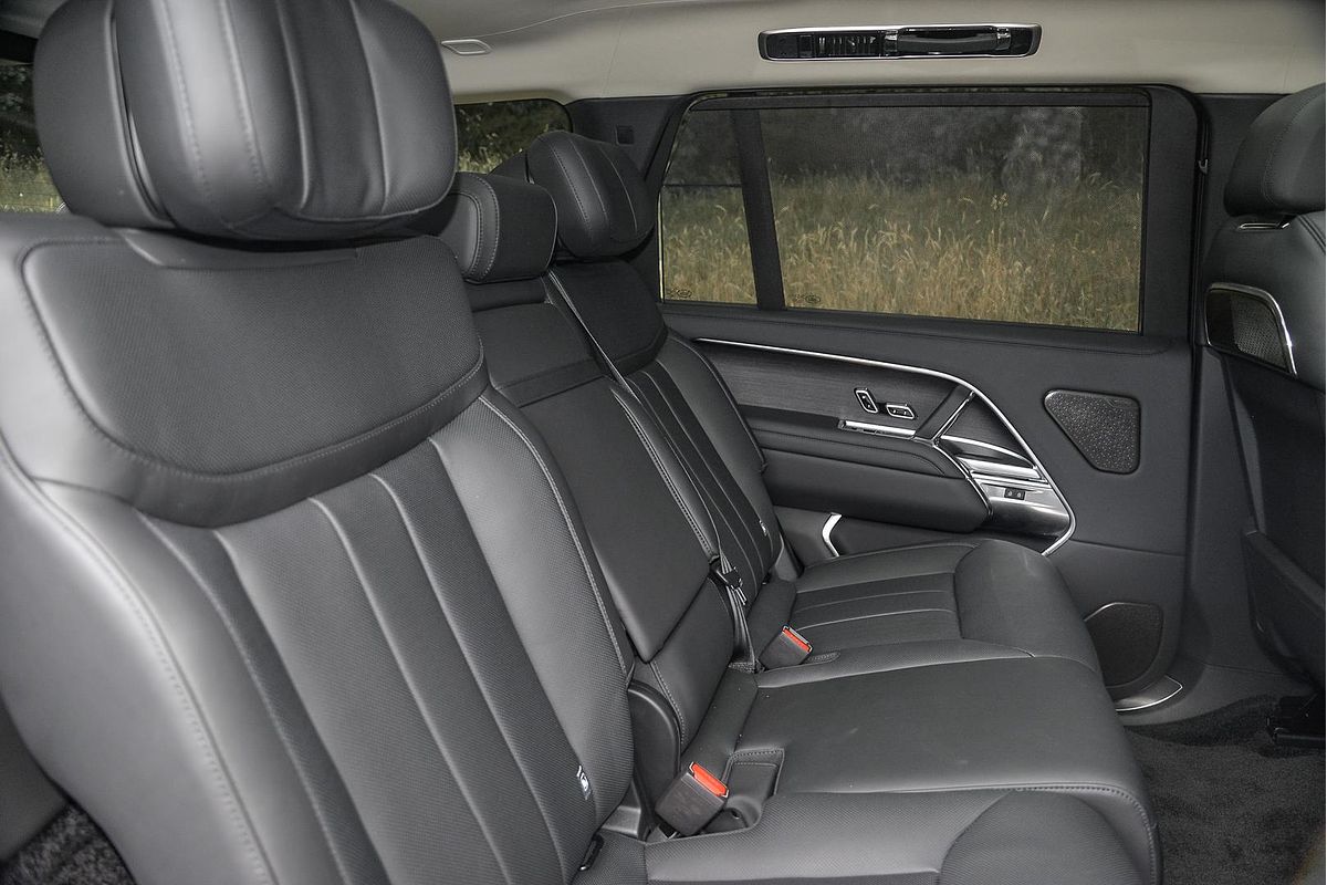 2024 Land Rover Range Rover P530 Autobiography L460 LWB