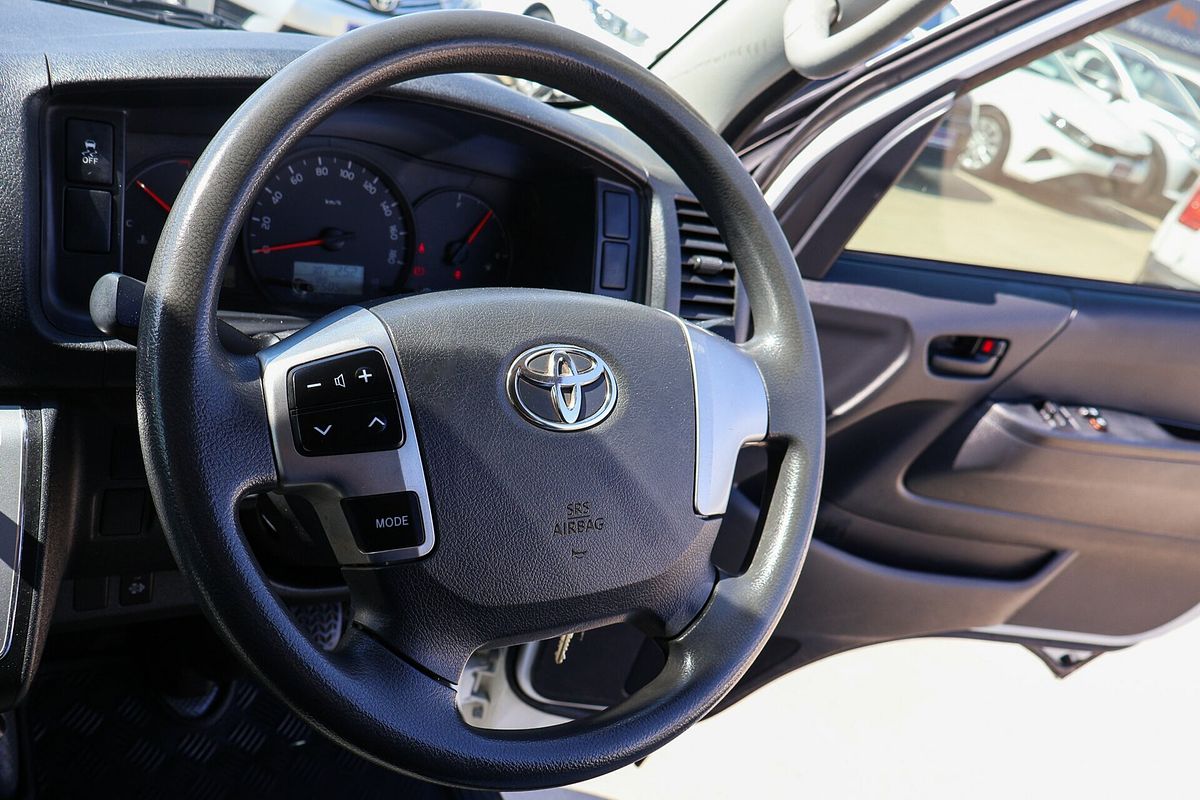 2017 Toyota Hiace Commuter KDH223R
